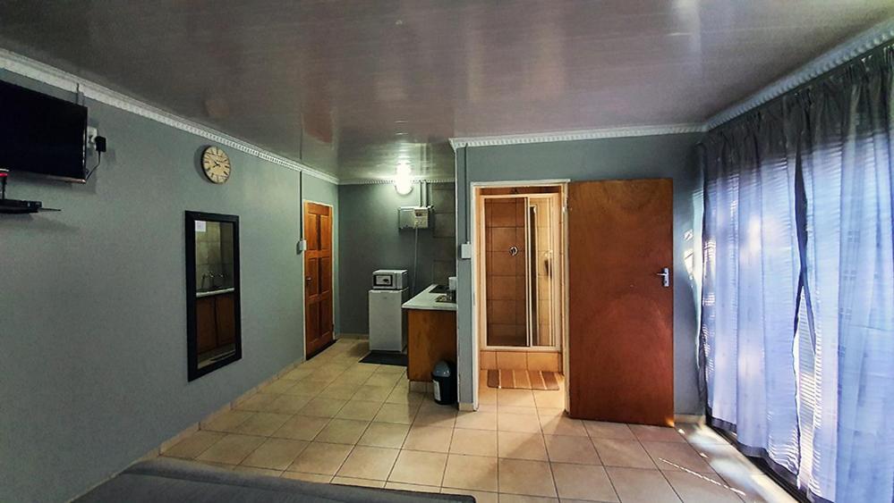 Genesis Self Catering Apartments Bloemfontein Exterior photo